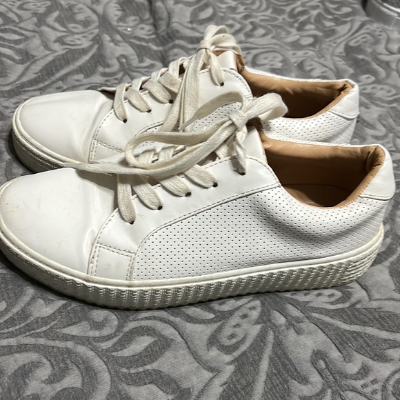 Size 8 Steve Madden Toliver Lace-up Sneaker - Picture 3 of 7